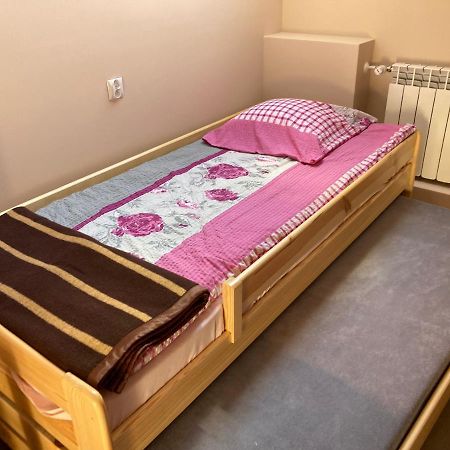 Dom Mlodziezowy W Polanie Apartman Serednie Male Kültér fotó