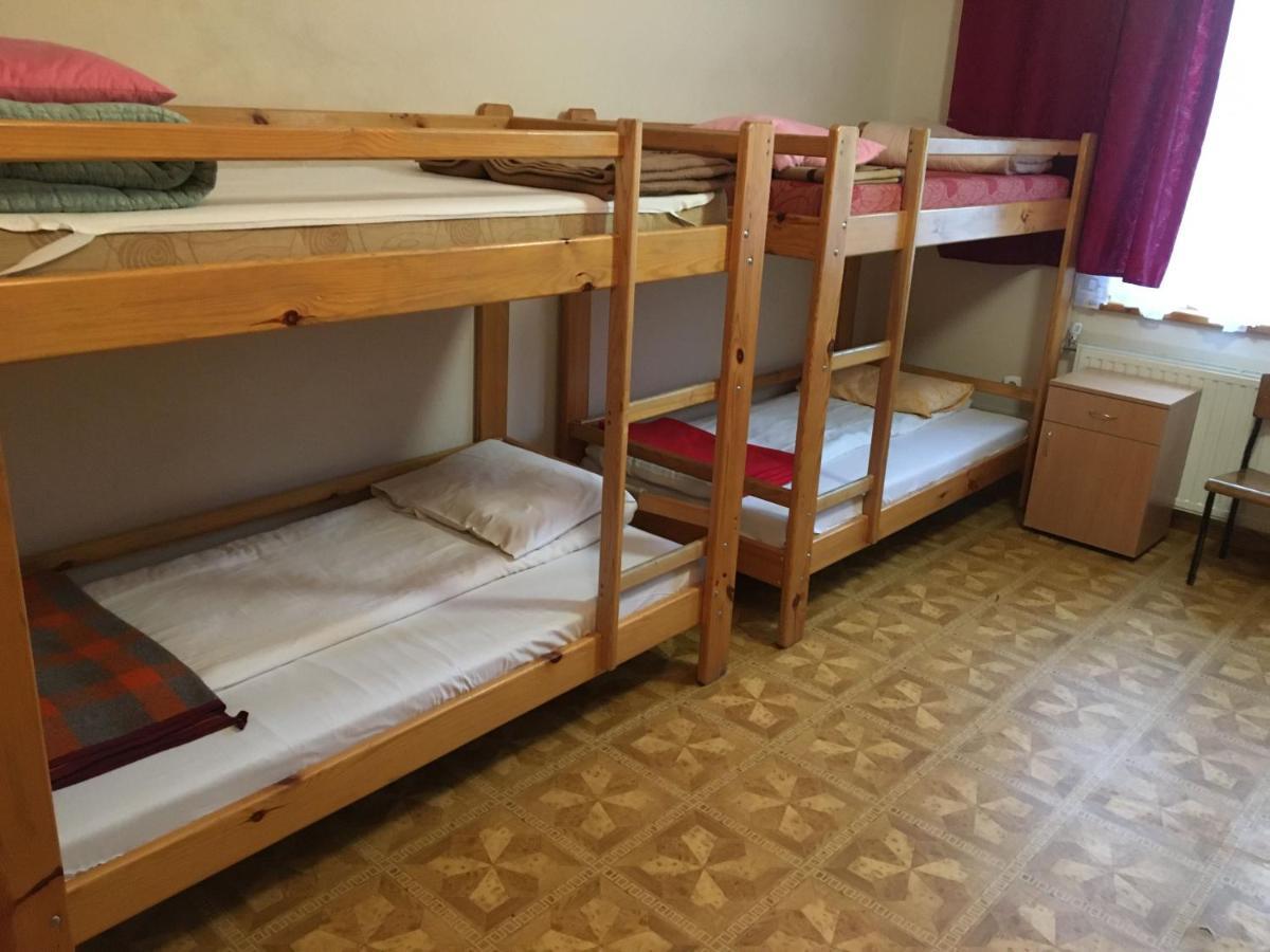 Dom Mlodziezowy W Polanie Apartman Serednie Male Kültér fotó